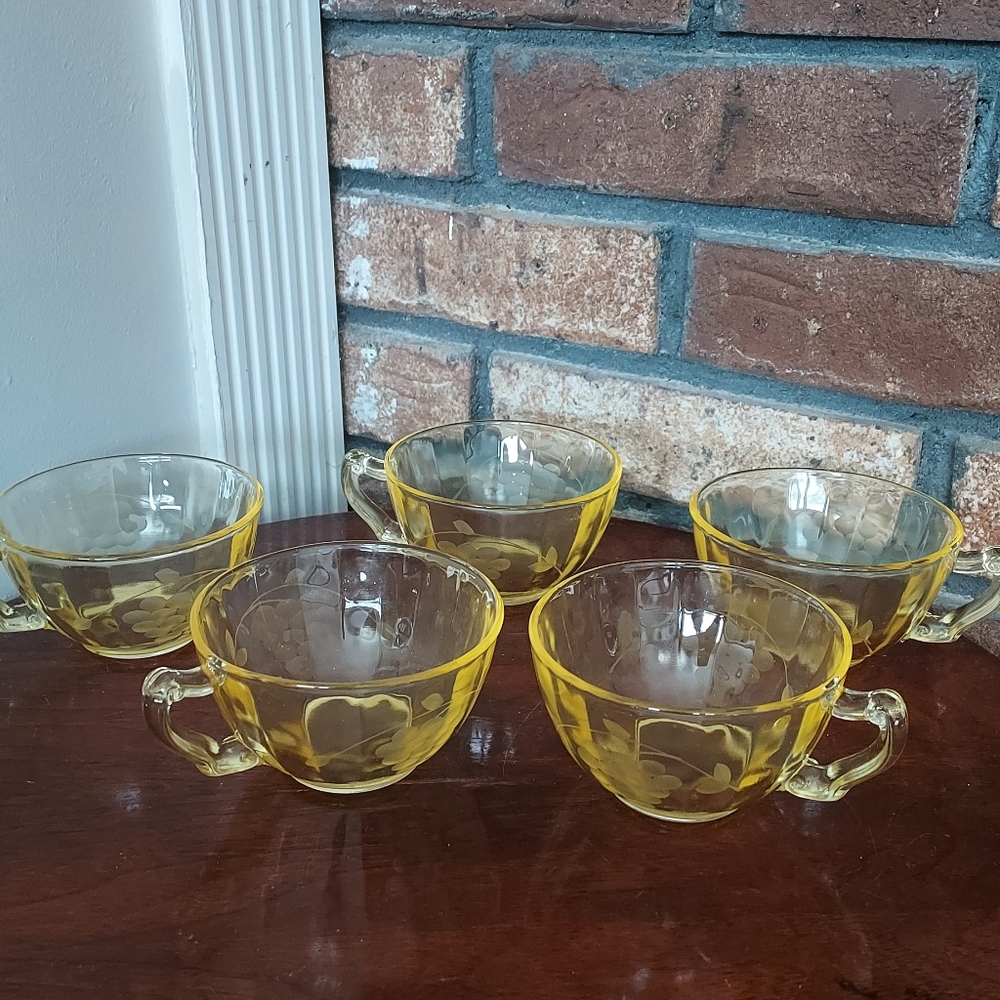 Depression Glass Yellow Coffee Tea Cups Ribbed Grapes Pattern Set Of 5